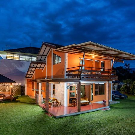 Prananto'S Villa Lembang Eksteriør bilde