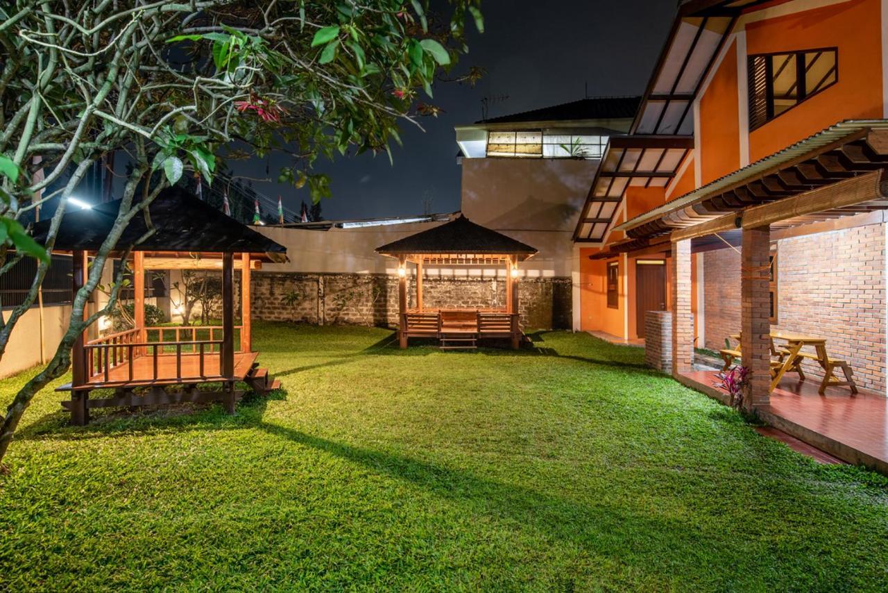 Prananto'S Villa Lembang Eksteriør bilde